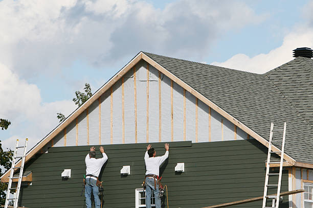 Professional Siding Installation technician working in West Chicago, IL